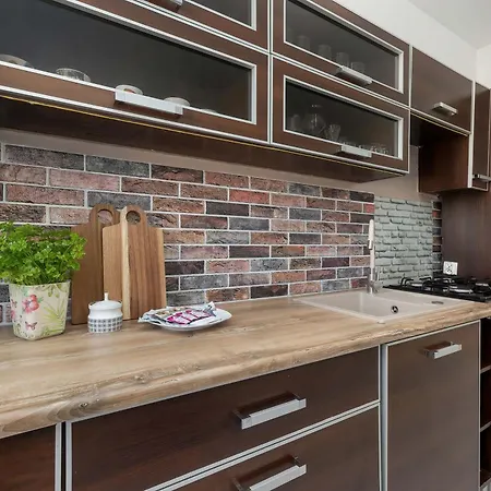 Waska Bright With Balcony By Renters Apartment *