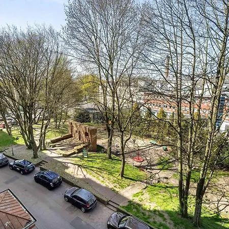 Waska Bright With Balcony By Renters Apartment *